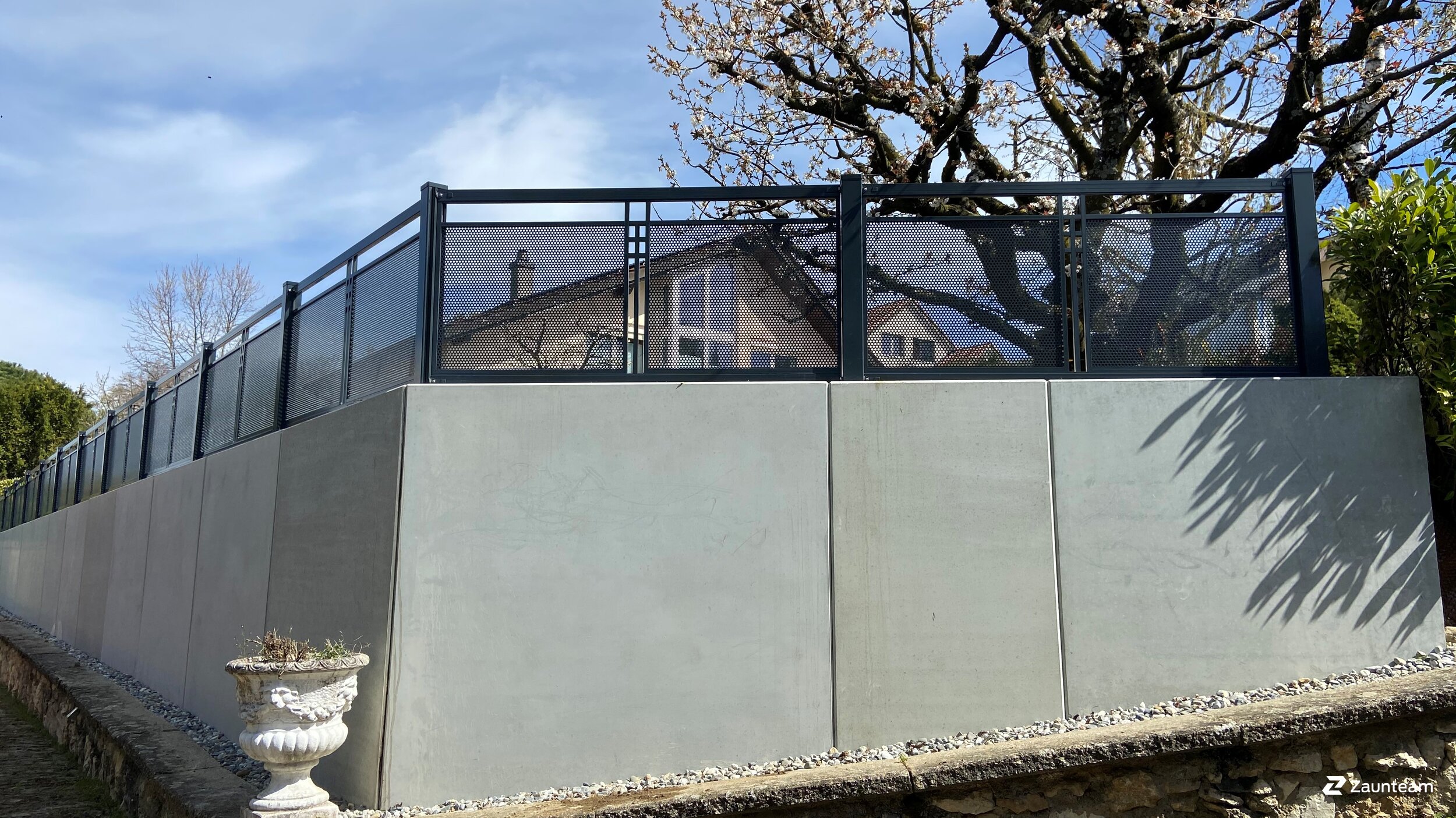 Geländer und Handläufe aus dem 2021 in 1024 Ecublens  Schweiz von Swissclôture Léman.