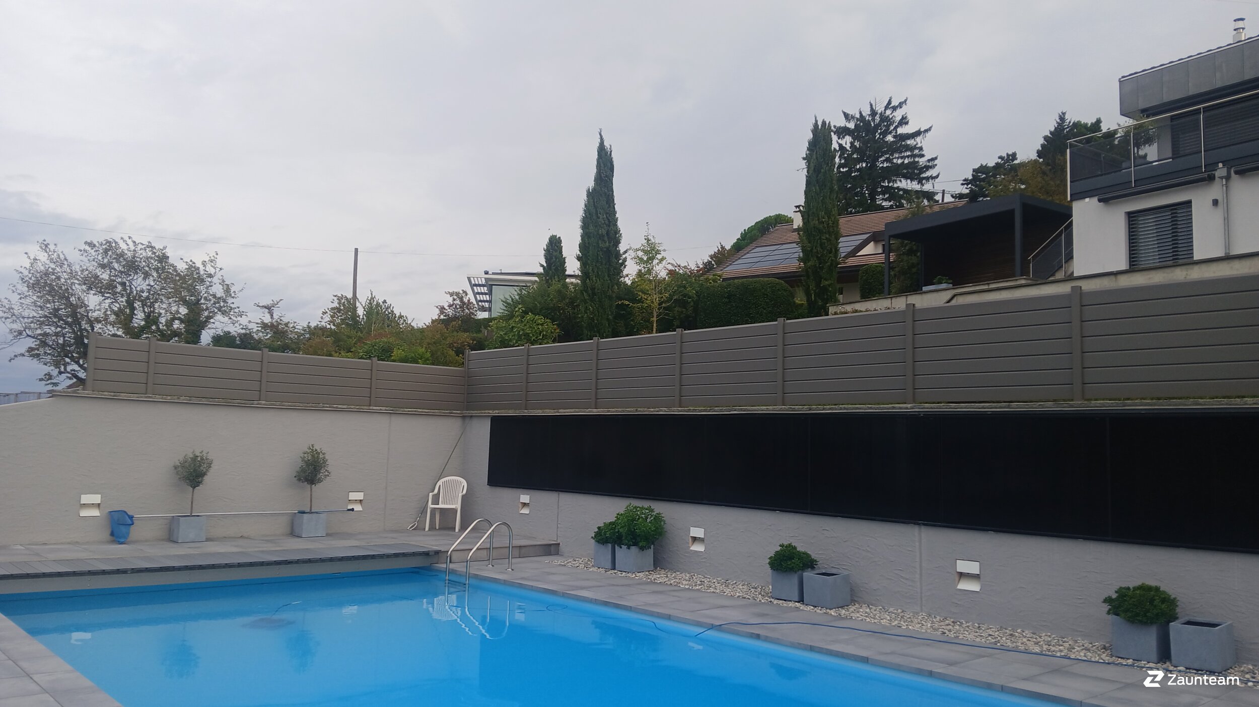 Aluminium Sichtschutz aus dem 2025 in 1091 Grandvaux Schweiz von Swissclôture Léman.