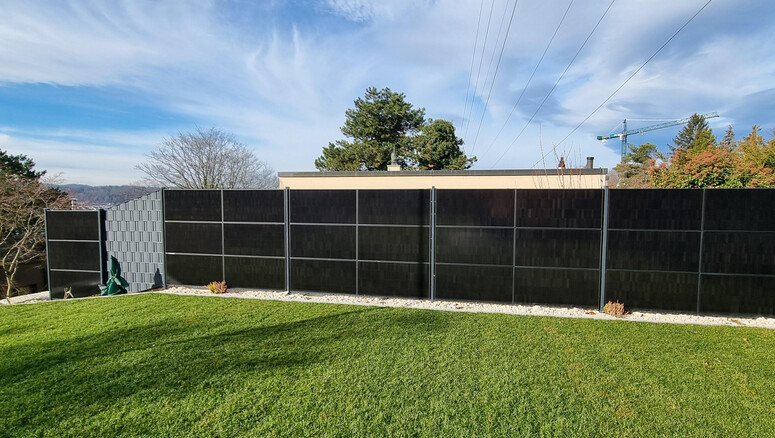 Clôture solaire de 2025 à 4142 Münchenstein Suisse de Zaunteam Nordwest.