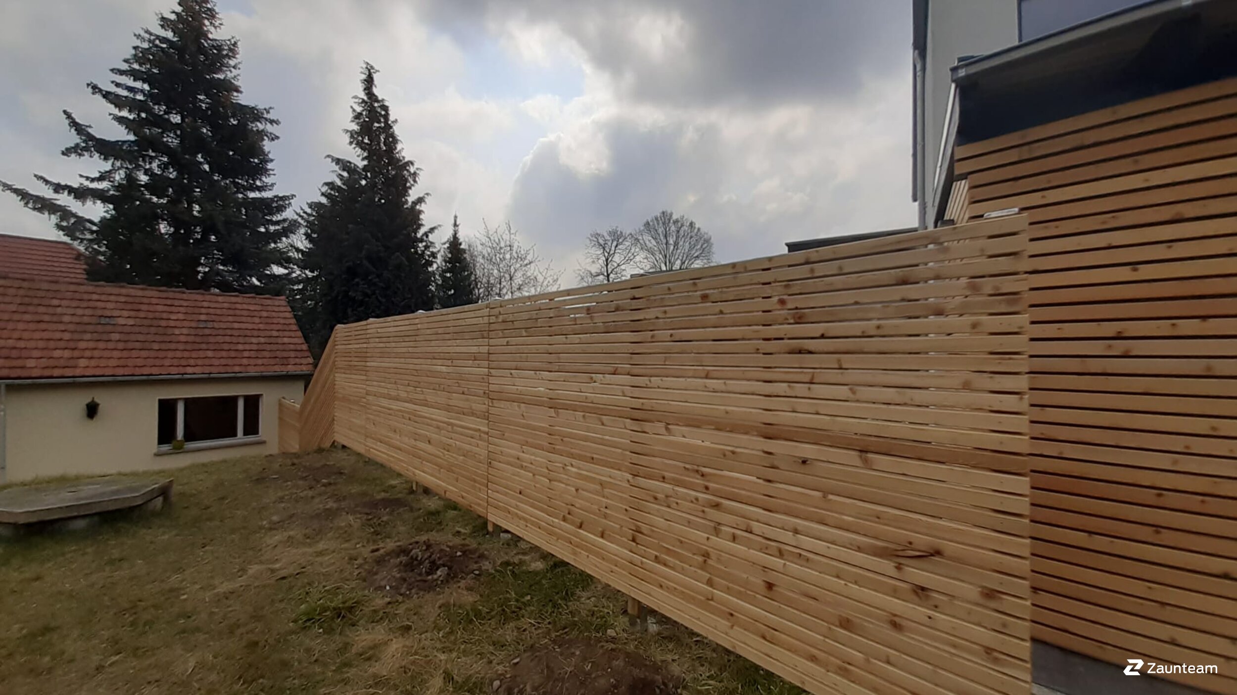 Holz Sichtschutz aus dem 2022 in 01445 Radebeul Deutschland von Zaunteam Dresden-Nord.