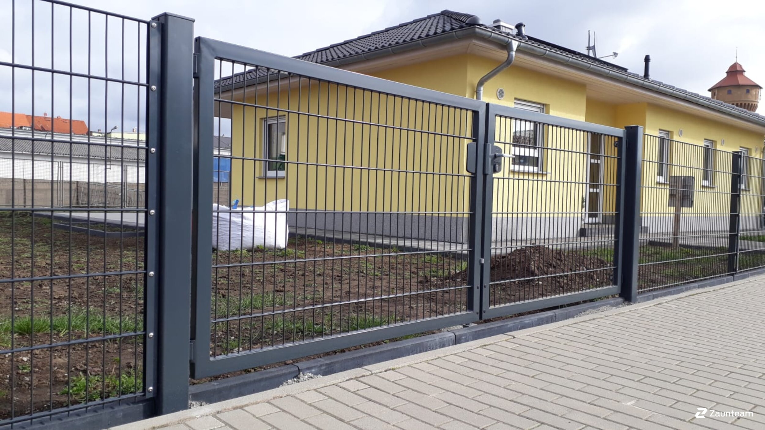 Doppelstabmattenzaun aus dem 2019 in 04523 Pegau Deutschland von Zaunteam Ostthüringen.