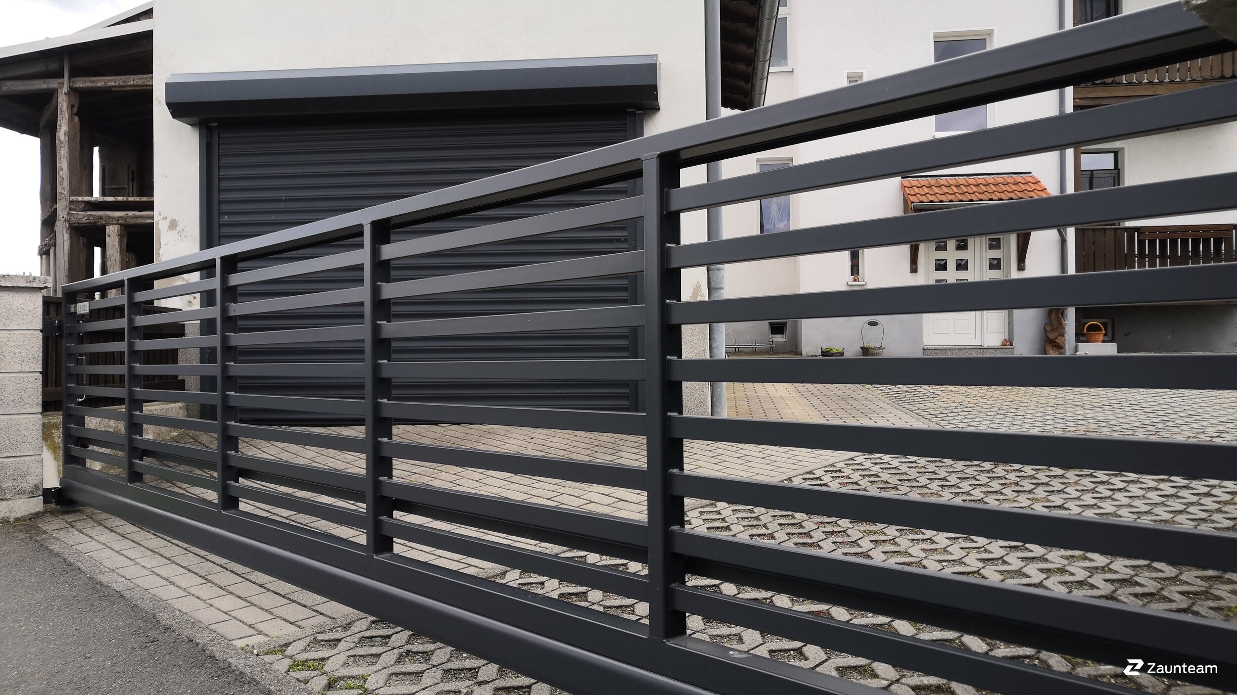 Automatische Tore aus dem 2021 in 04600 Altenburg Deutschland von Zaunteam Ostthüringen.