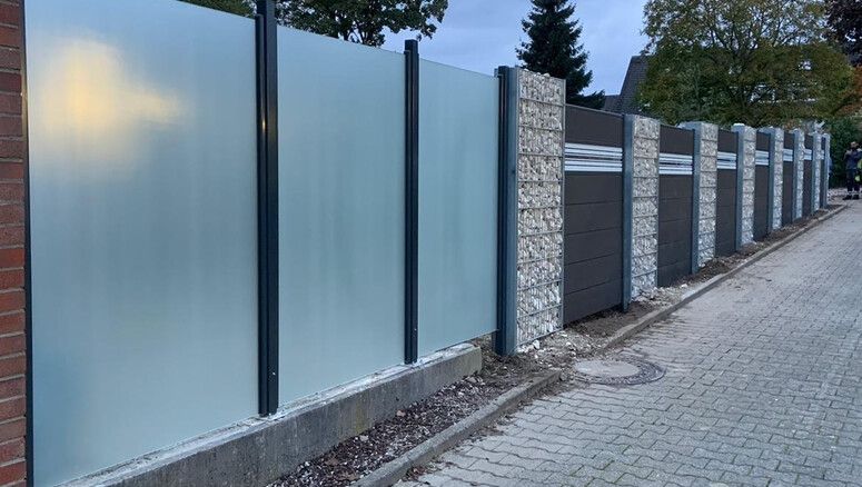 Glas Sichtschutz aus dem 2021 in 45138 Essen Deutschland von Zaunteam Essen.