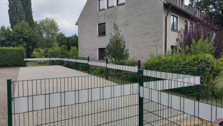 Clôture en panneau double fil de 2025 à 45472 Mülheim Allemagne de Zaunteam Essen.