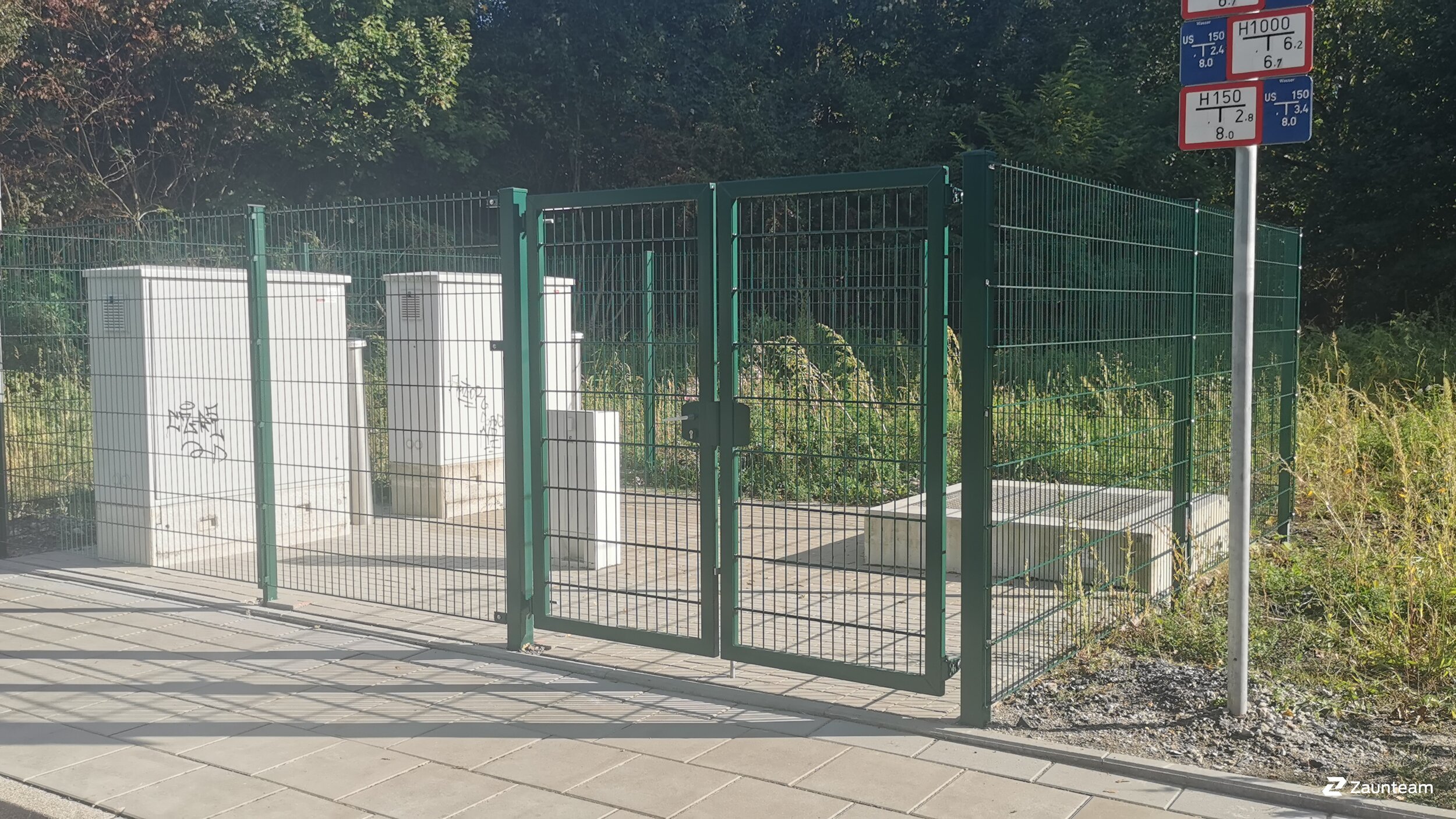 Clôture en panneau double fil de 2025 à 45139 Essen Allemagne de Zaunteam Essen.