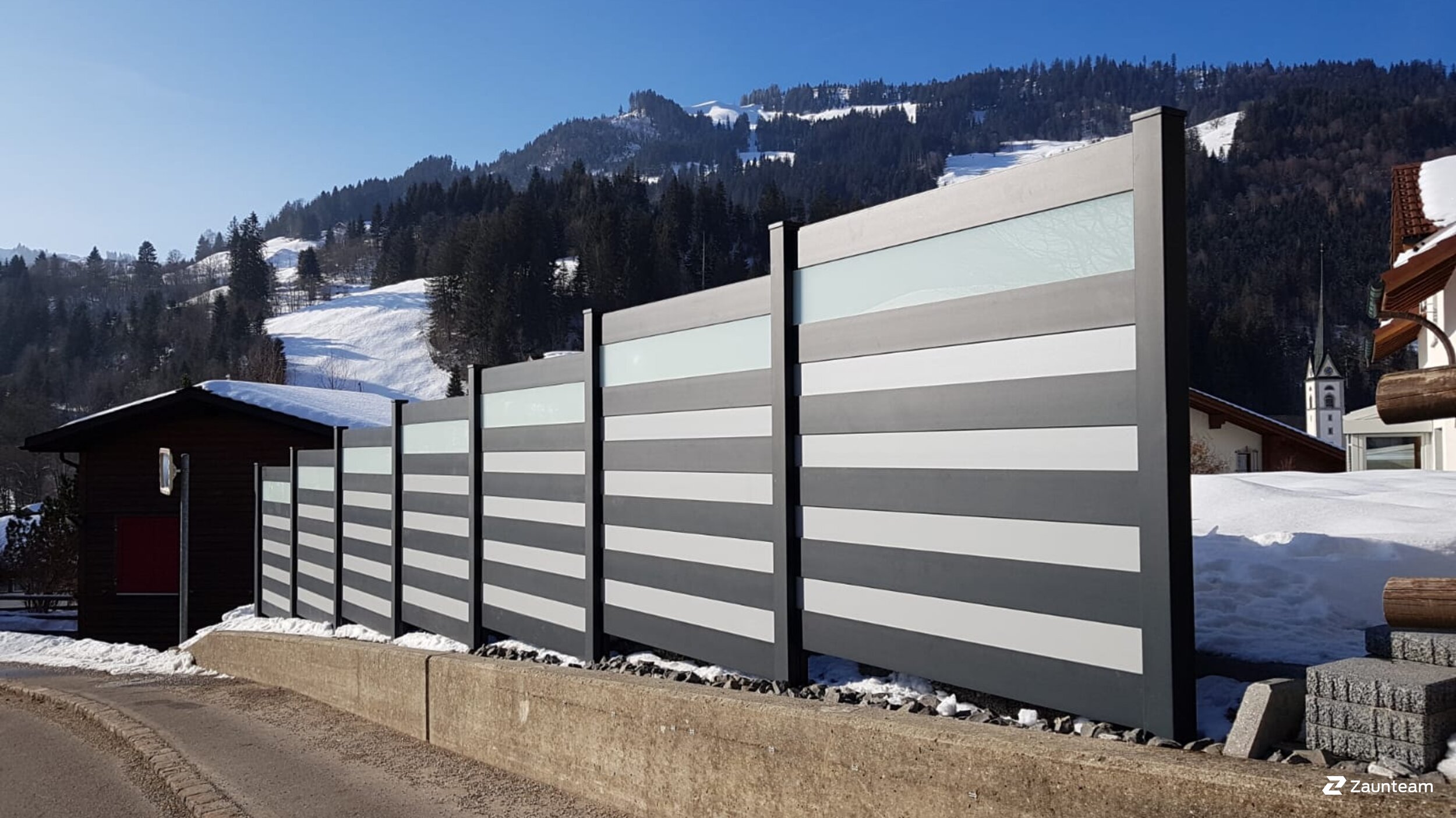 Aluminium Sichtschutz aus dem 2019 in 6174 Flühli Schweiz von Zaunteam Willimann AG.