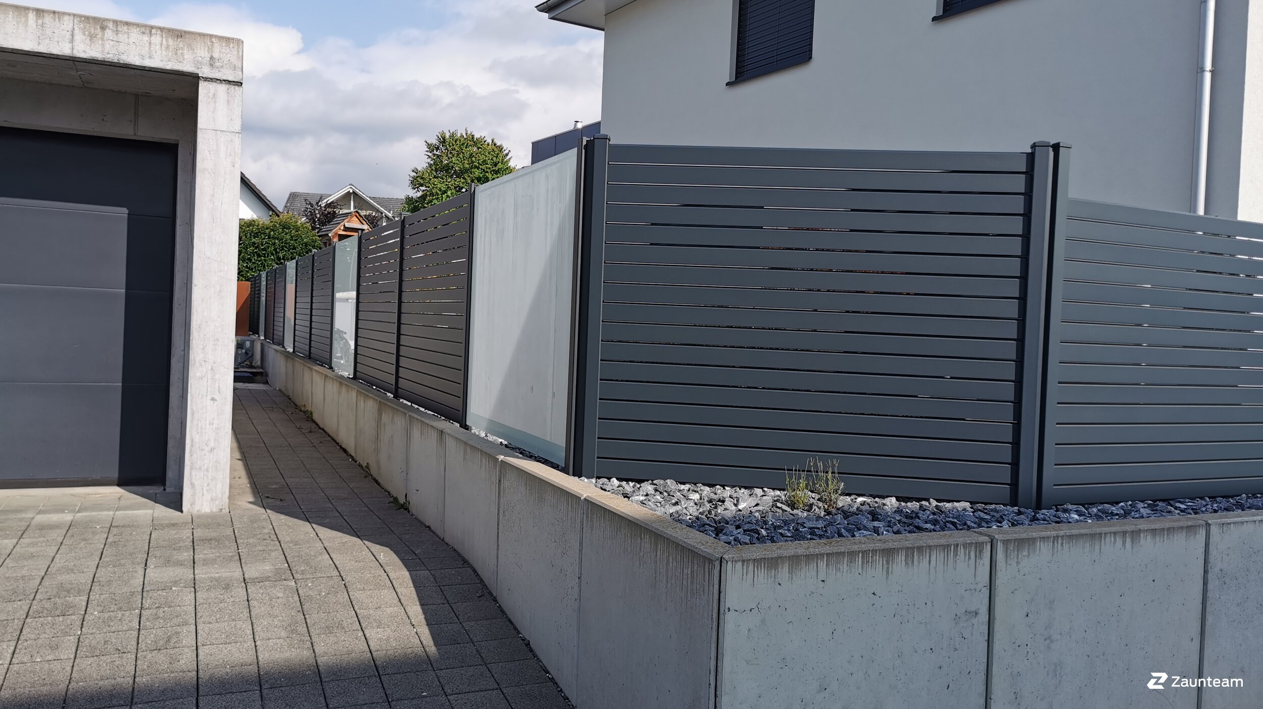 Aluminium Sichtschutz aus dem 2021 in 9444 Diepoldsau Schweiz von Zaunteam Rheintal.