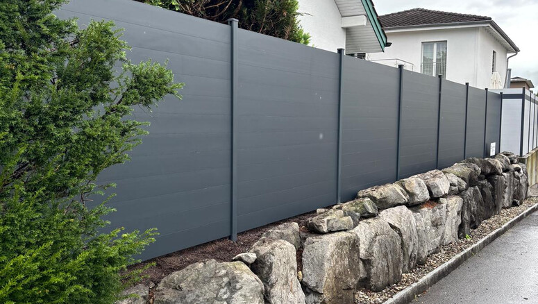 Aluminium Sichtschutz aus dem 2025 in 9443 wIDNAU Schweiz von Zaunteam Rheintal.