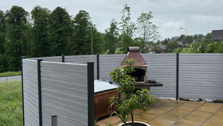 Aluminium Sichtschutz aus dem 2025 in 9464 Rüthi Schweiz von Zaunteam Rheintal.