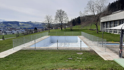 Clôture en panneau double fil de 2021 à 9030 Abtwil Suisse de Zaunteam Appenzellerland.
