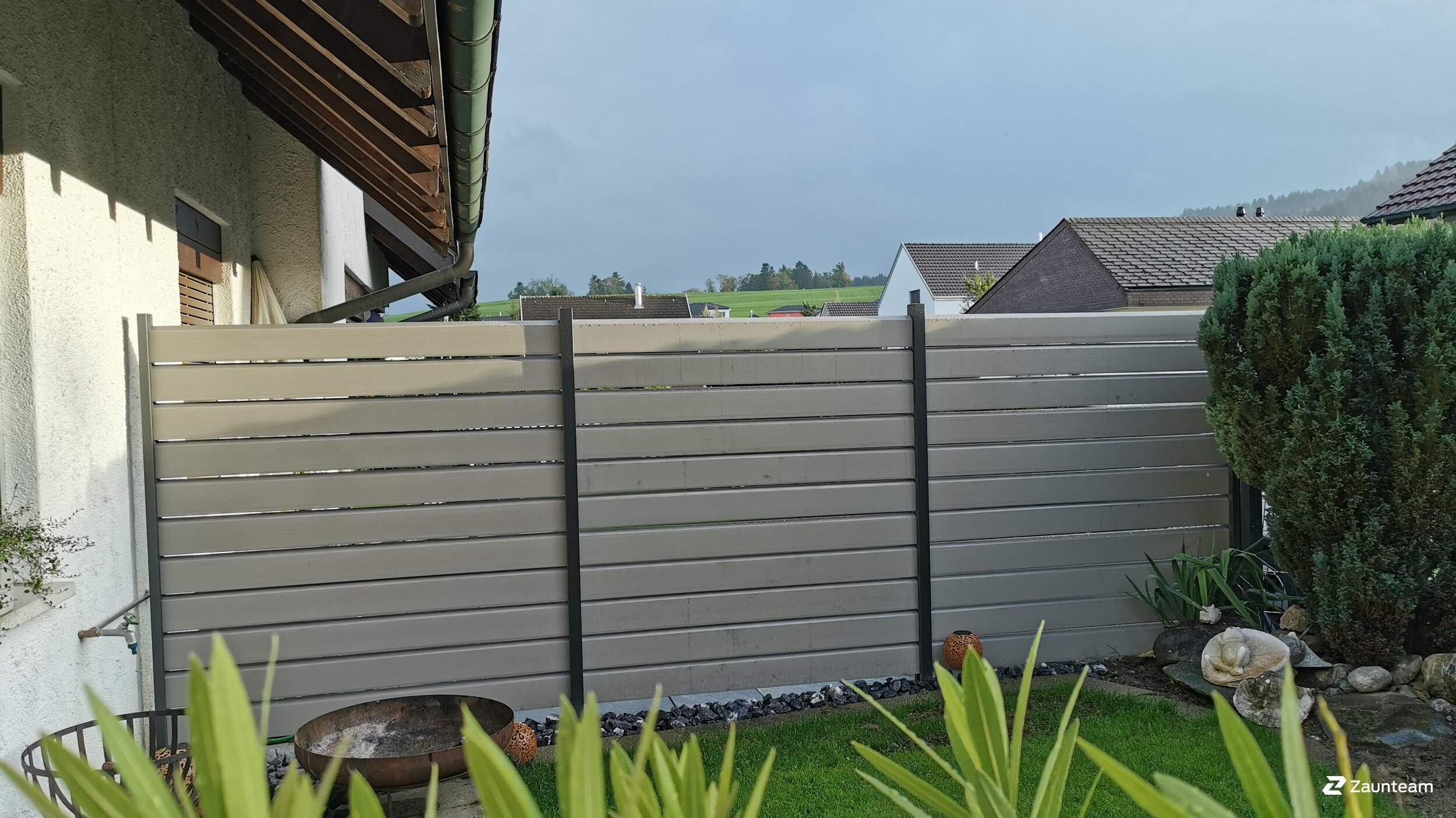 Pare-vue en WPC de 2021 à 9304 Waldkirch  Suisse de Zaunteam Appenzellerland.