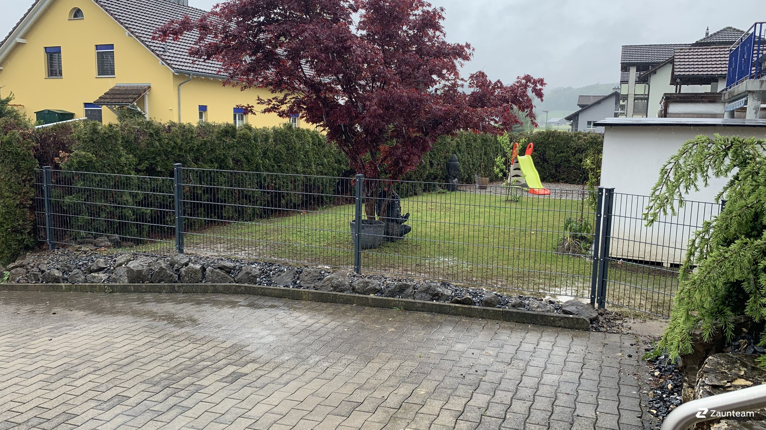 Doppelstabmattenzaun aus dem 2019 in 9525 Lenggenwil Schweiz von Zaunteam Appenzellerland.