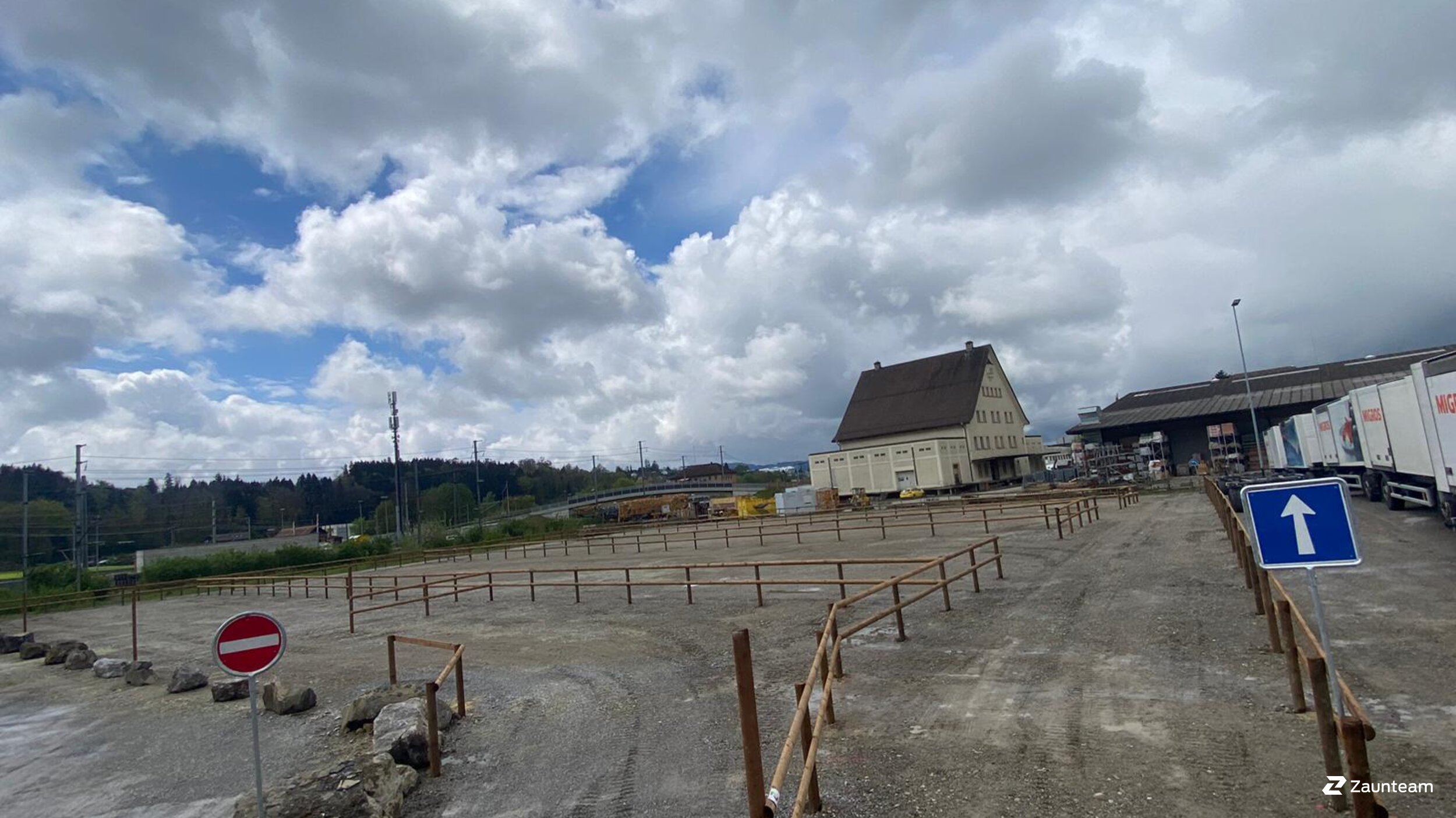 Halbrundlattenzaun aus dem 2024 in 9200 Gossau Schweiz von Zaunteam Appenzellerland.