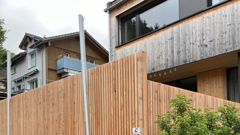 Holz Sichtschutz aus dem 2025 in 9056 Gais Schweiz von Zaunteam Appenzellerland.