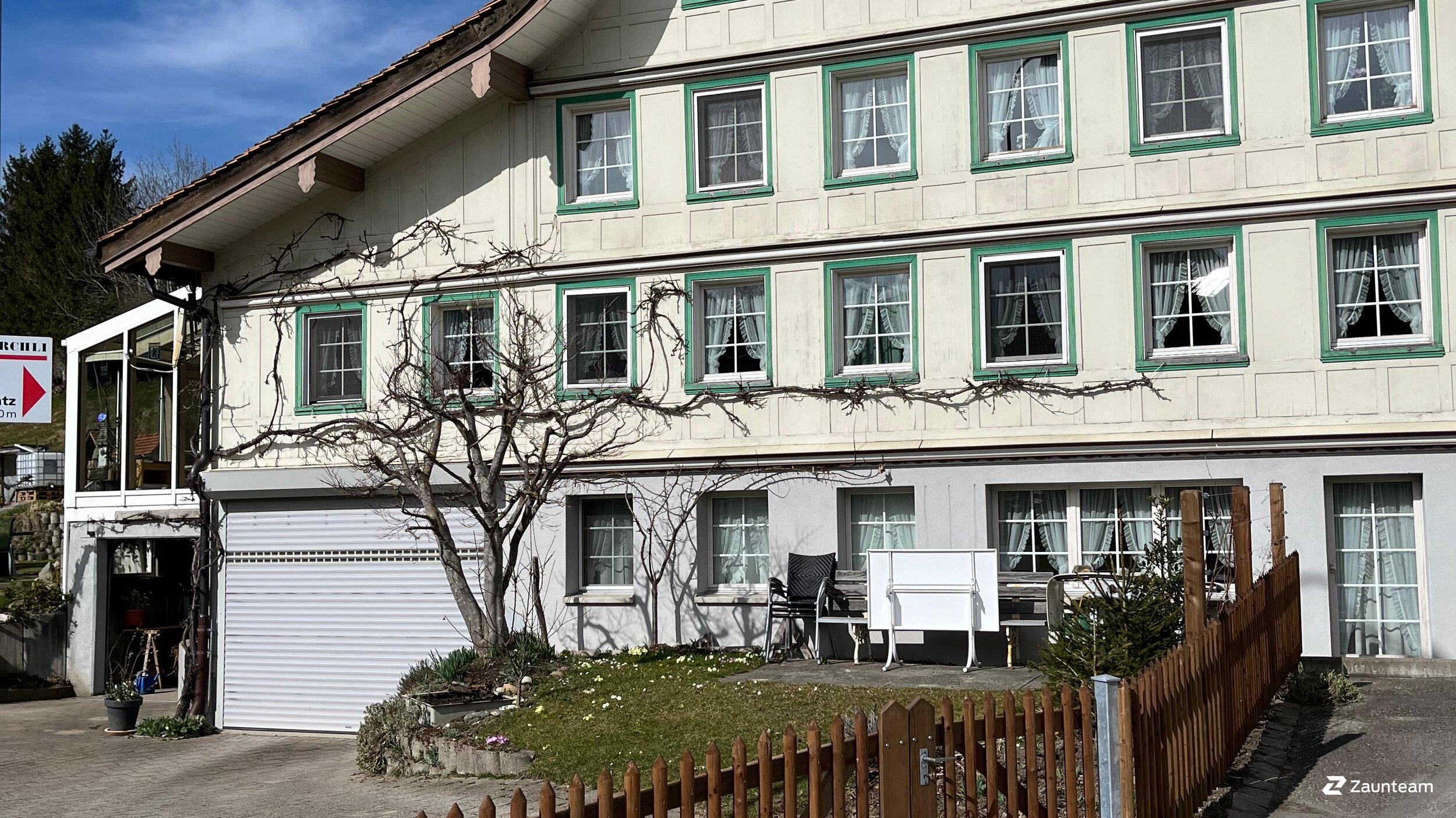 Palisadenzaun aus dem 2025 in 9103 Schwellbrunn Schweiz von Zaunteam Appenzellerland.