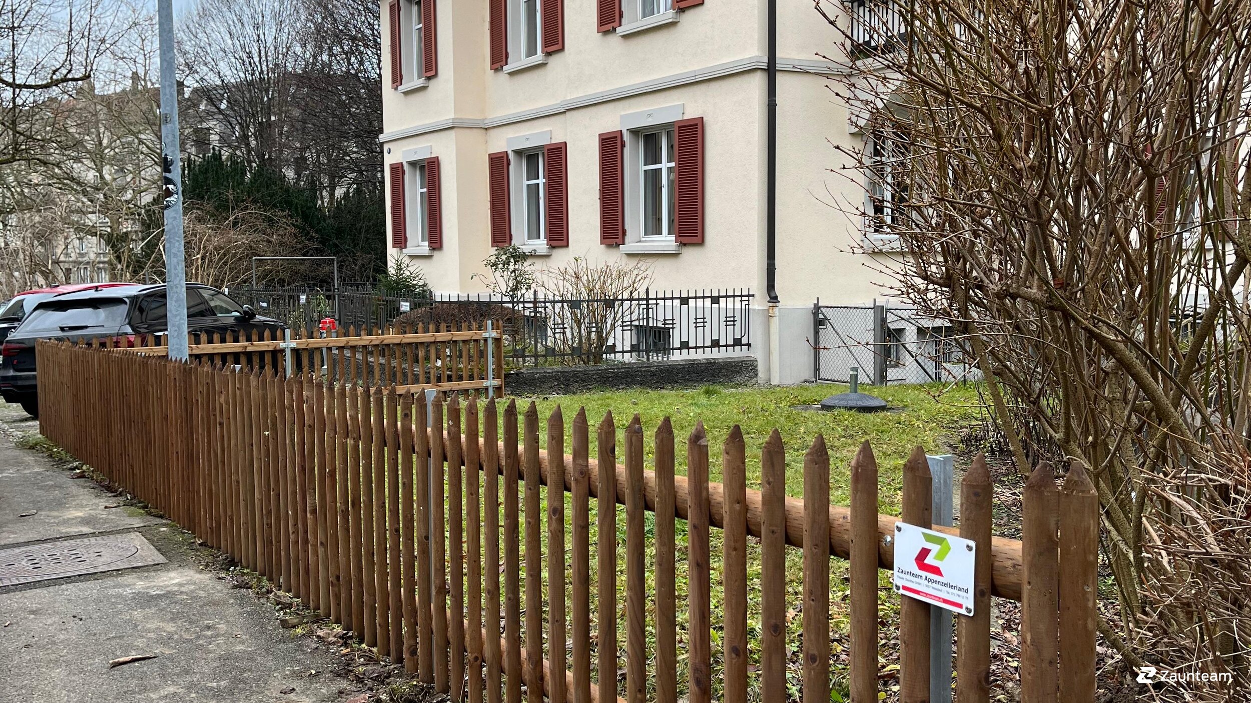 Palisadenzaun aus dem 2025 in 9000 St. Gallen Schweiz von Zaunteam Appenzellerland.