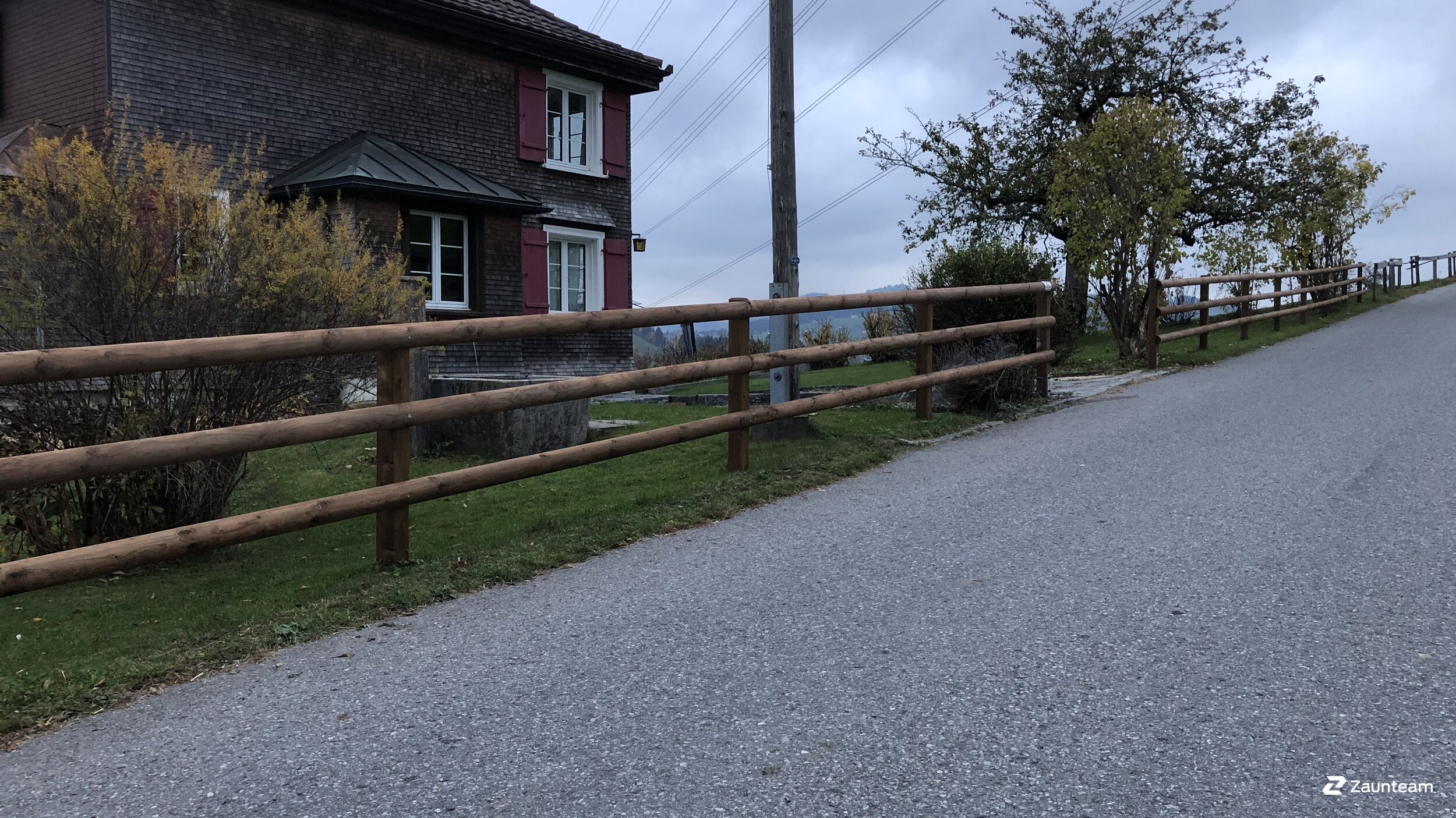 Halbrundlattenzaun aus dem 2018 in 9063 Stein AR Schweiz von Zaunteam Appenzellerland.