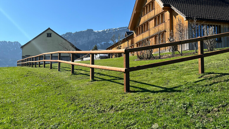 Halbrundlattenzaun aus dem 2025 in 9058 Brülisau Schweiz von Zaunteam Appenzellerland.