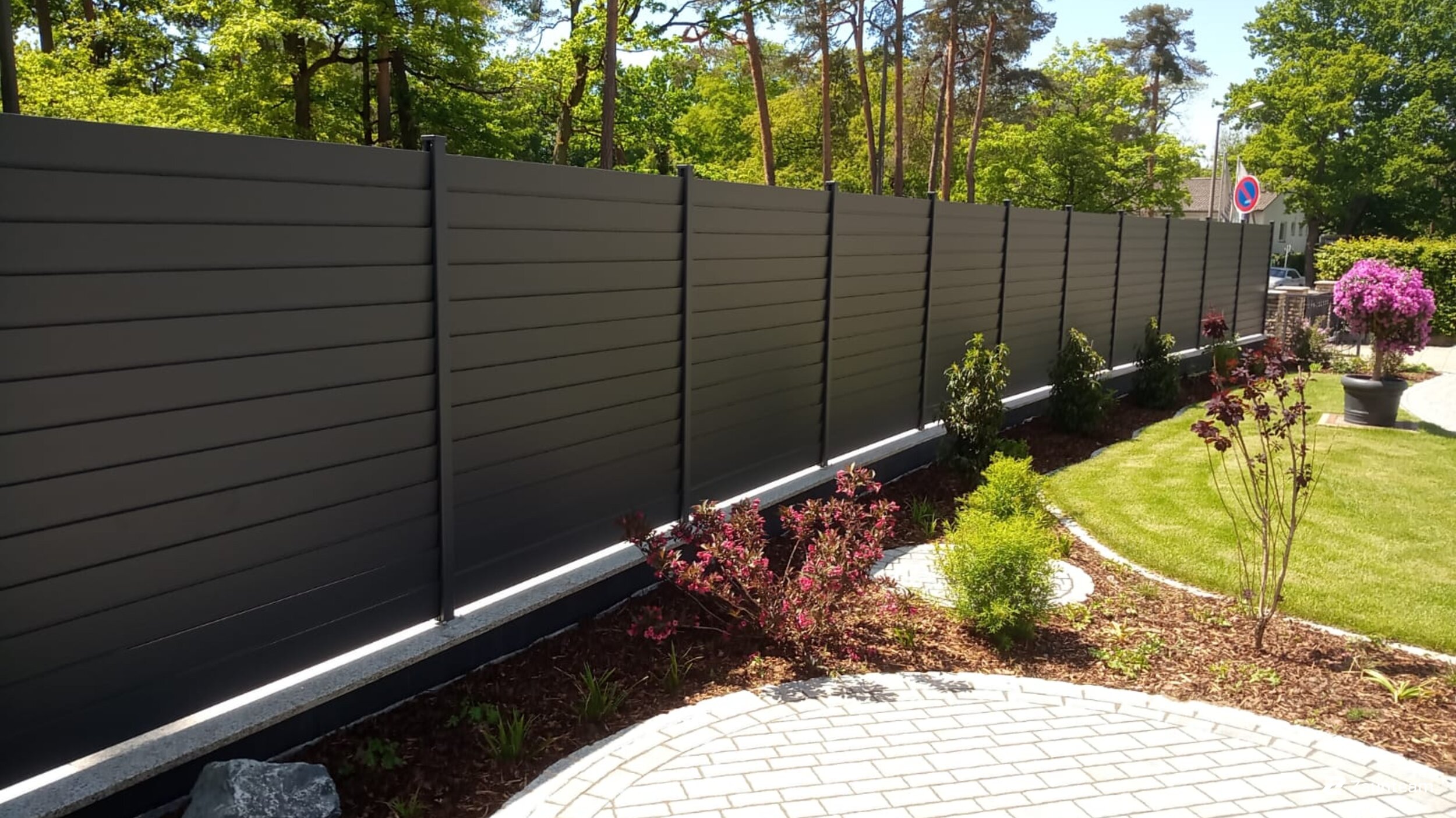 Protection brise-vue en aluminium de 2021 à 91054 Erlangen Suisse de Zaunteam Nürnberg.