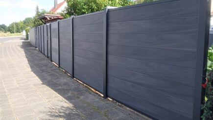 Protection brise-vue en matière plastique de 2021 à 90449 Nürnberg Allemagne de Zaunteam Nürnberg.