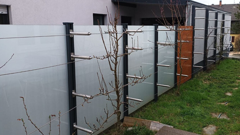 Glas Sichtschutz aus dem 2024 in 91126 Schwabach Deutschland von Zaunteam Nürnberg.