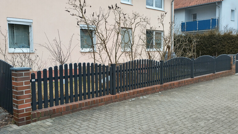 Clôture en aluminium de 2025 à 90571 Schwaig Allemagne de Zaunteam Nürnberg.