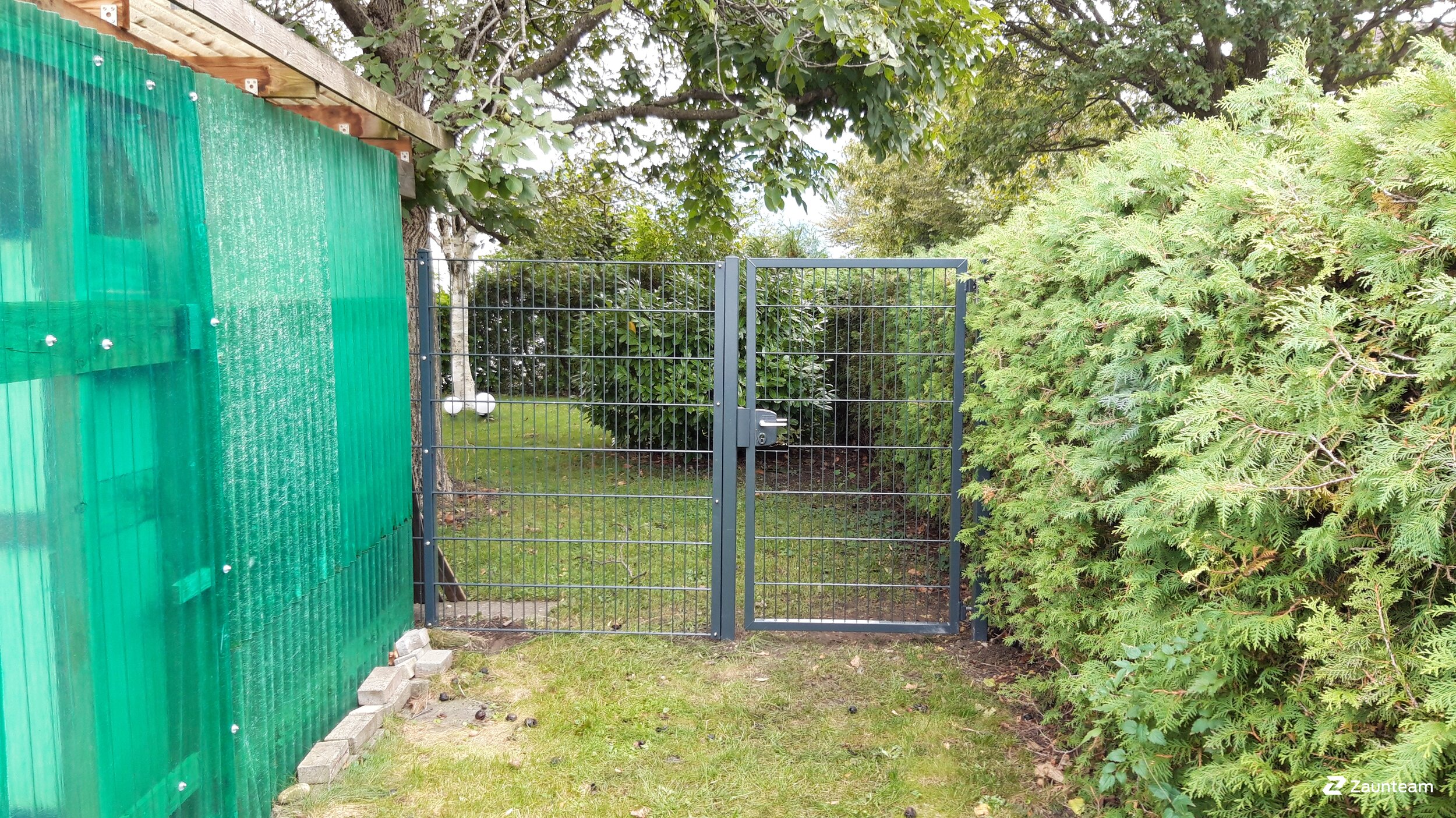Clôture en panneau double fil de 2019 à 9477 Trübbach Suisse de Zaunteam Werdenberg.