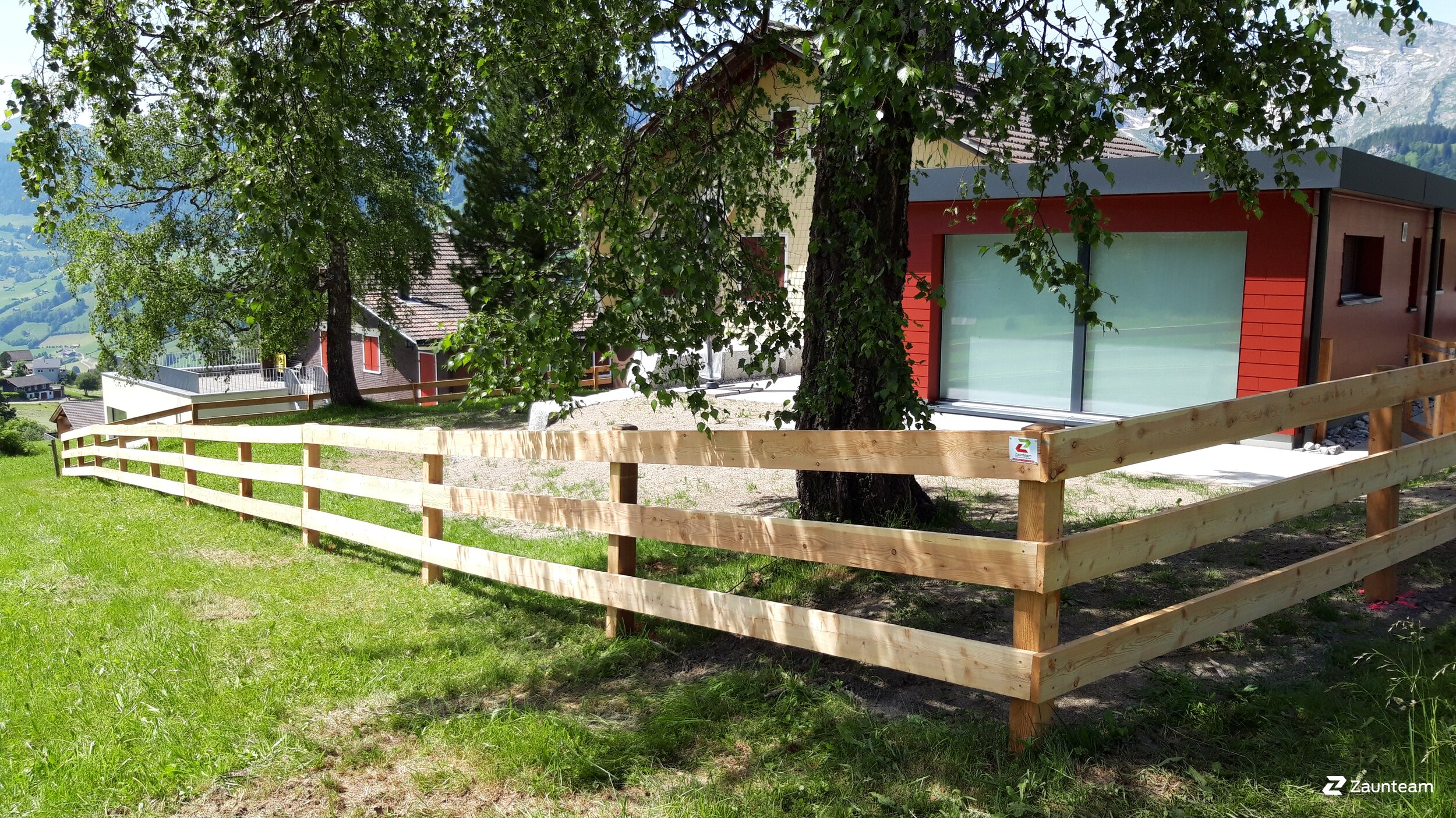 Halbrundlattenzaun aus dem 2019 in 9658 Wildhaus Schweiz von Zaunteam Werdenberg.