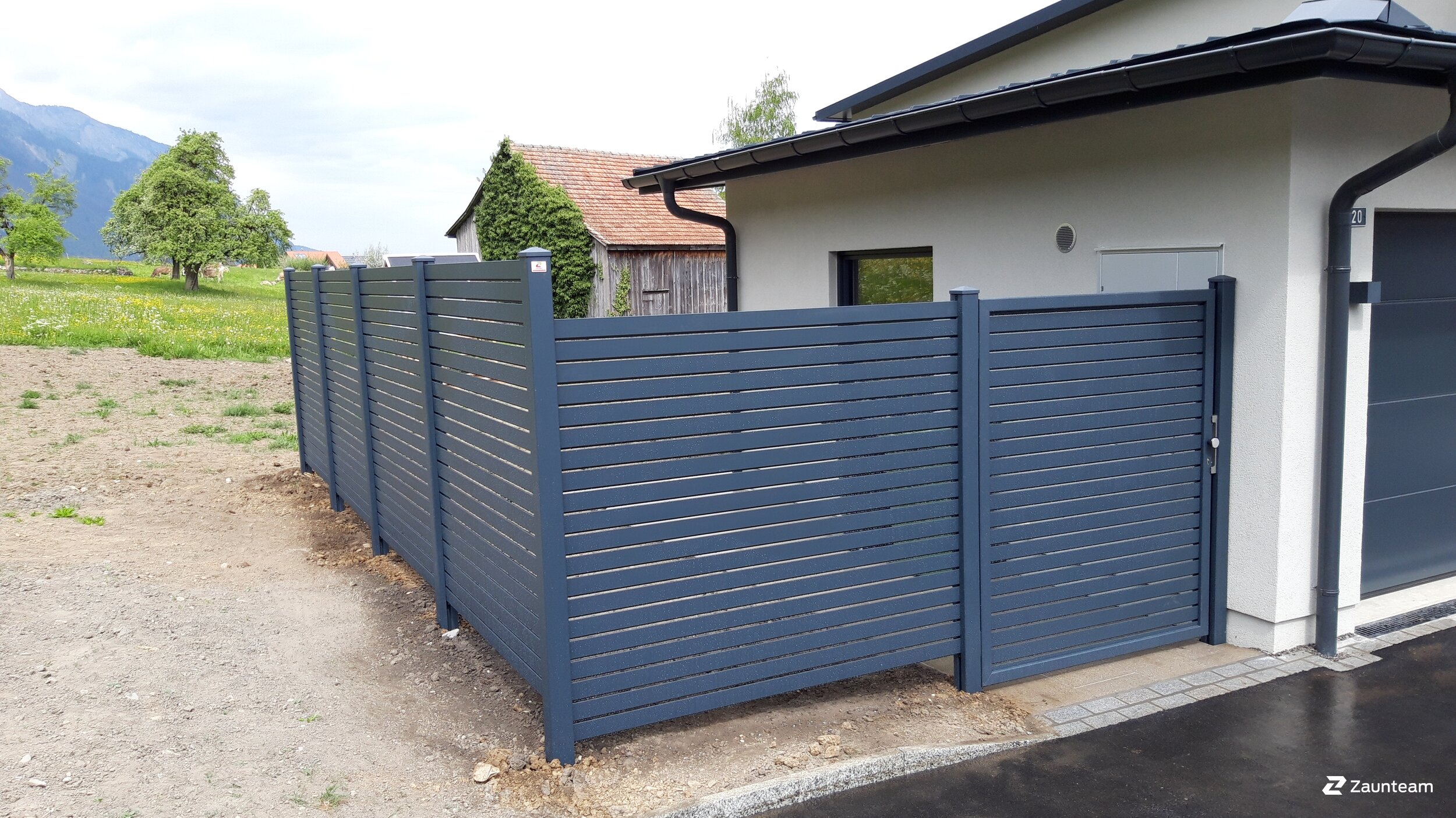 Aluminium Sichtschutz aus dem 2021 in 9473 Gams Schweiz von Zaunteam Werdenberg.