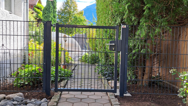 Doppelstabmattenzaun aus dem 2025 in 9470 Buchs Schweiz von Zaunteam Werdenberg.