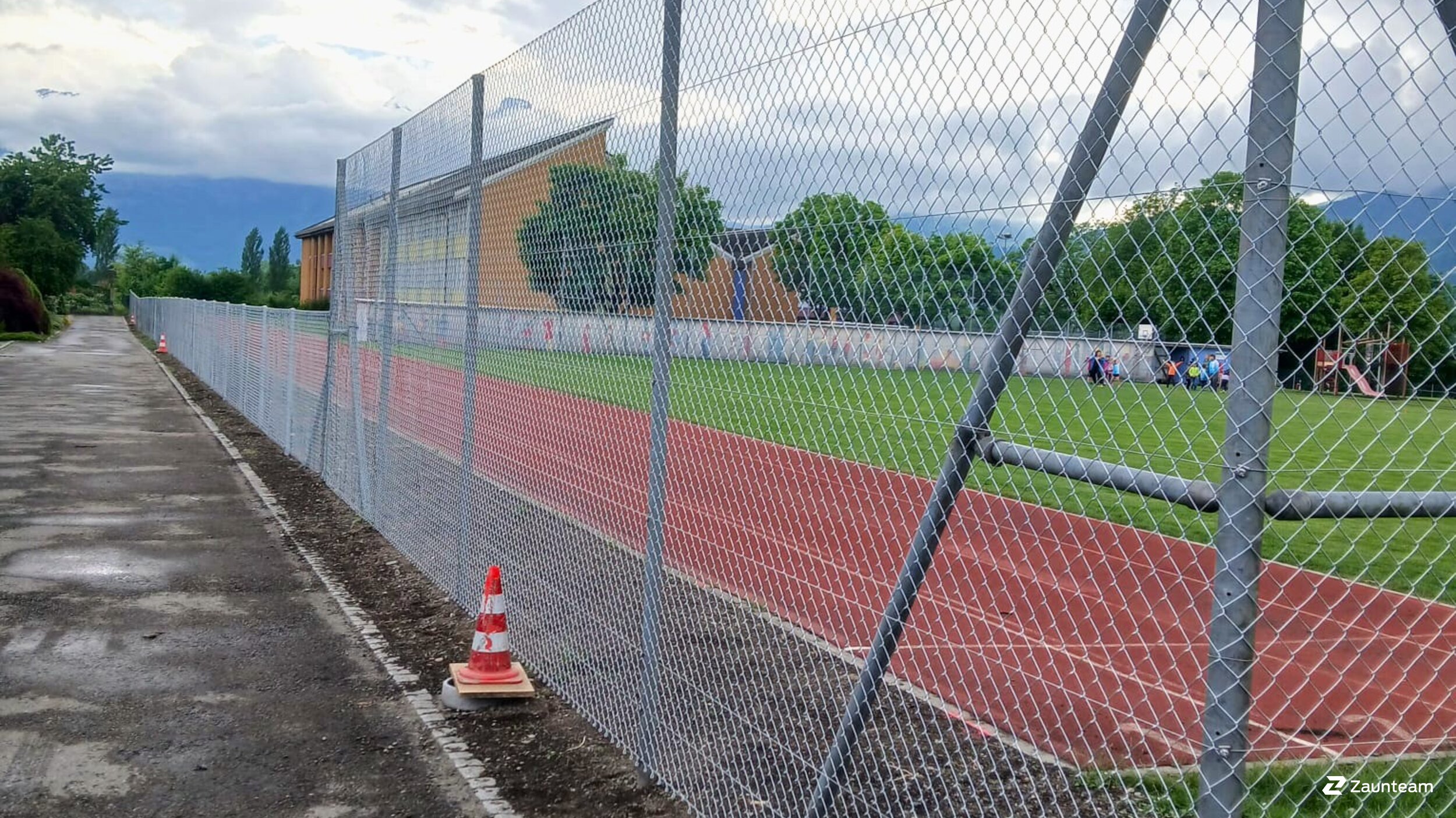 Ballfangzaun aus dem 2026 in 9465 Salez Schweiz von Zaunteam Werdenberg.