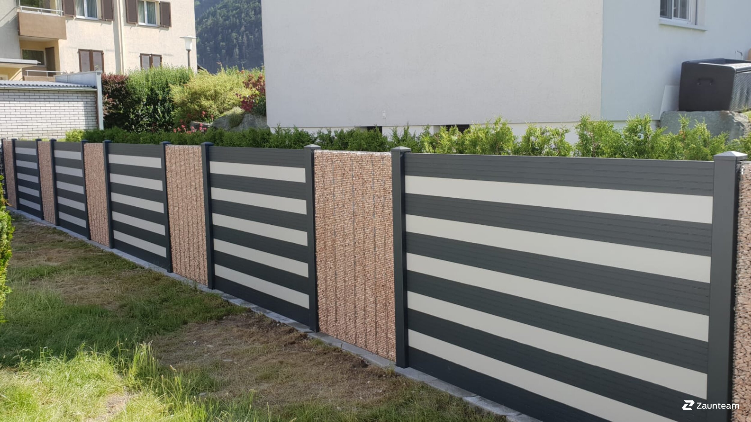 Protection brise-vue en aluminium de 2019 à 7204 Untervaz Suisse de Zaunteam Heidiland.