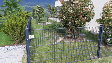 Doppelstabmattenzaun aus dem 2020 in 7205 Zizers Schweiz von Zaunteam Heidiland.
