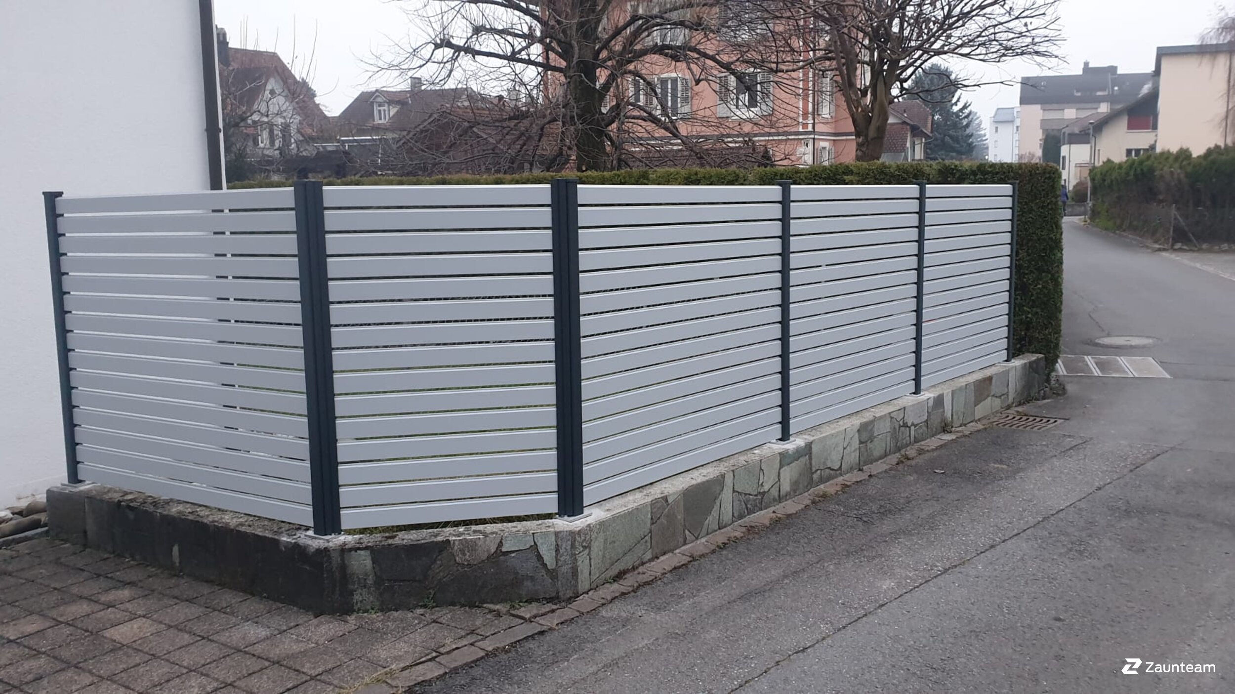 Aluminium Sichtschutz aus dem 2021 in 7320 Sargans Schweiz von Zaunteam Heidiland.