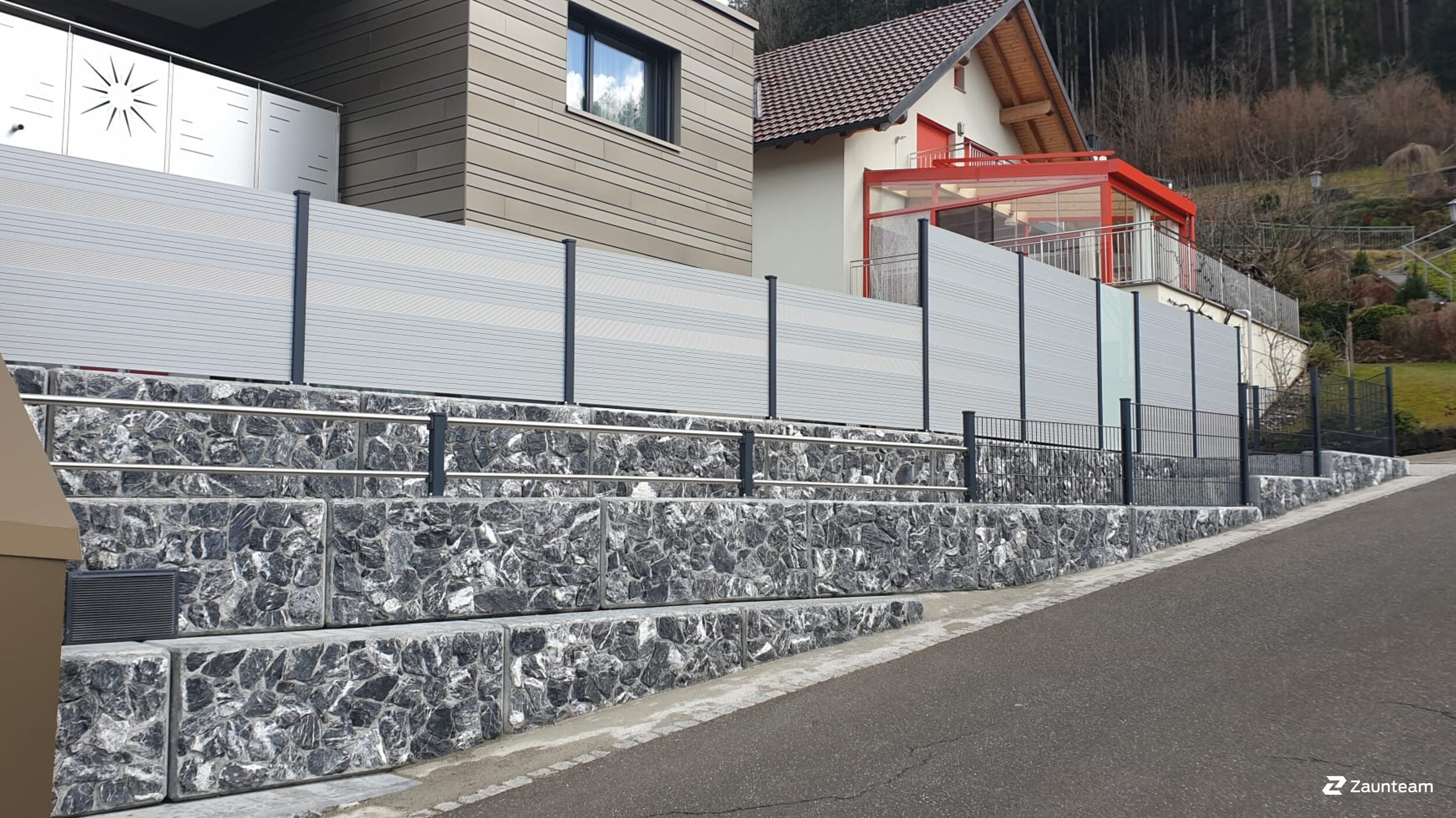 Aluminium Sichtschutz aus dem 2020 in 9488 Schellenberg Schweiz von Zaunteam Heidiland.