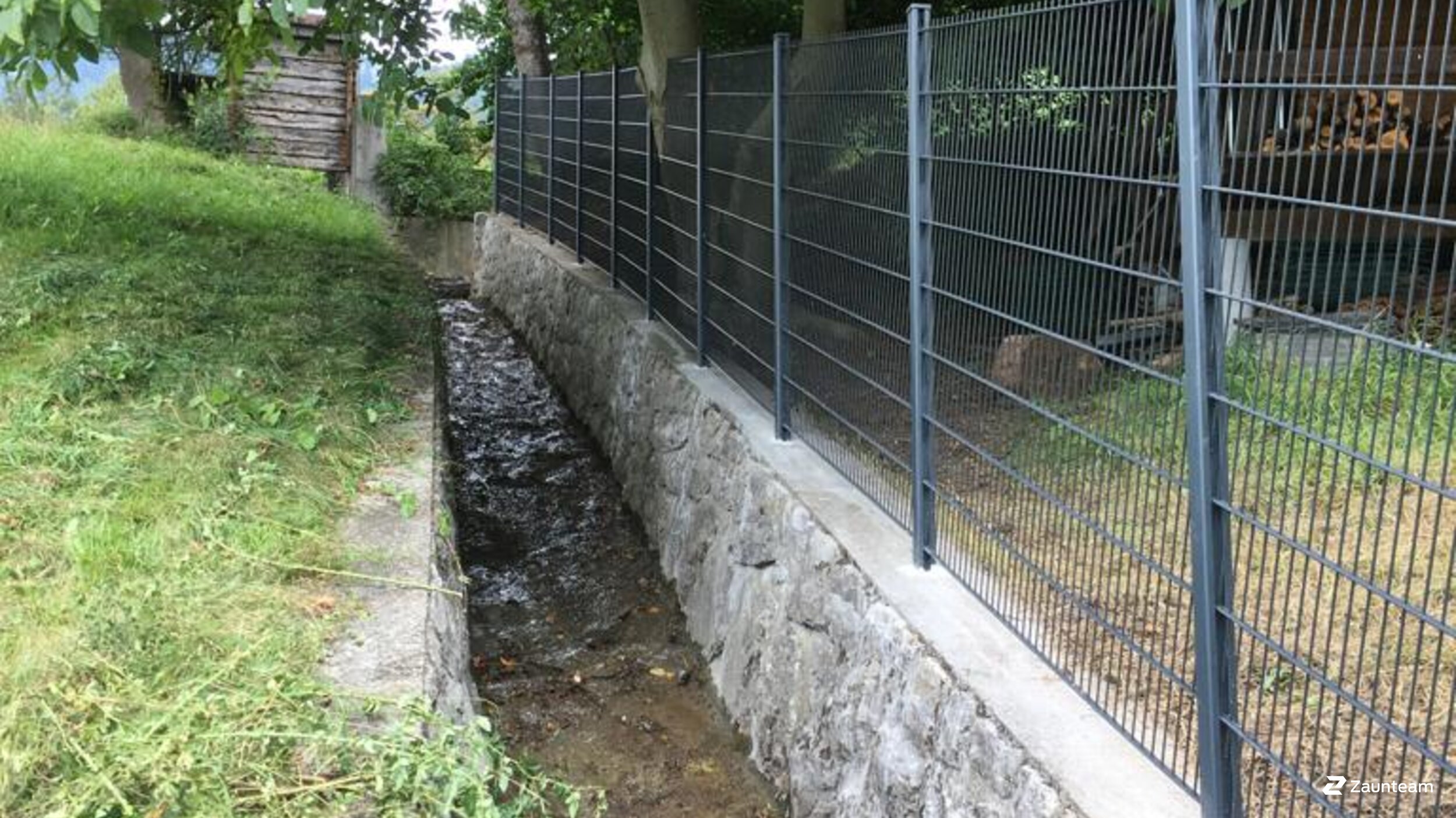 Doppelstabmattenzaun aus dem 2021 in 9495 Triesen Schweiz von Zaunteam Heidiland.