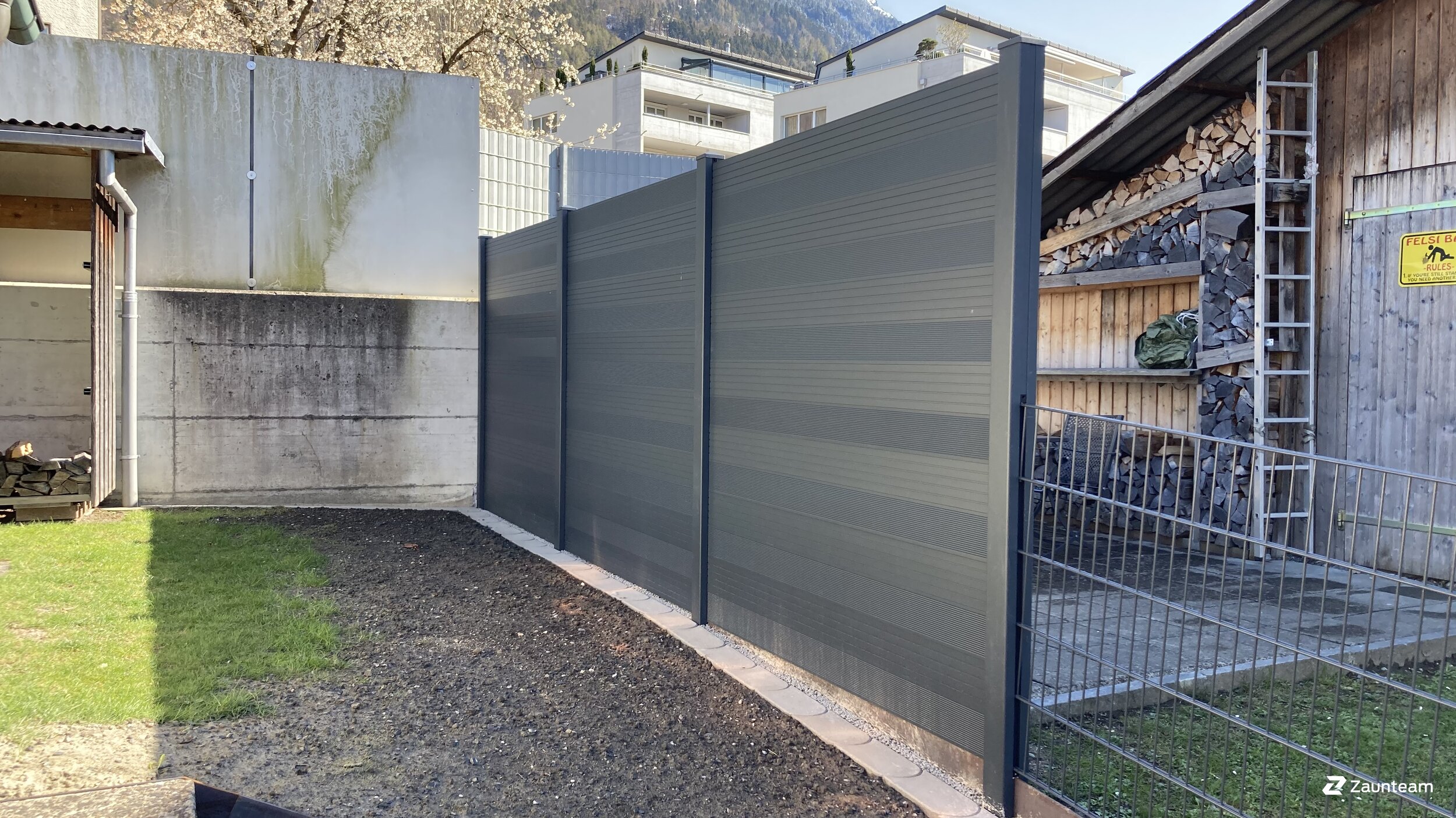 Protection brise-vue en aluminium de 2021 à 9485 Nendeln Suisse de Zaunteam Heidiland.