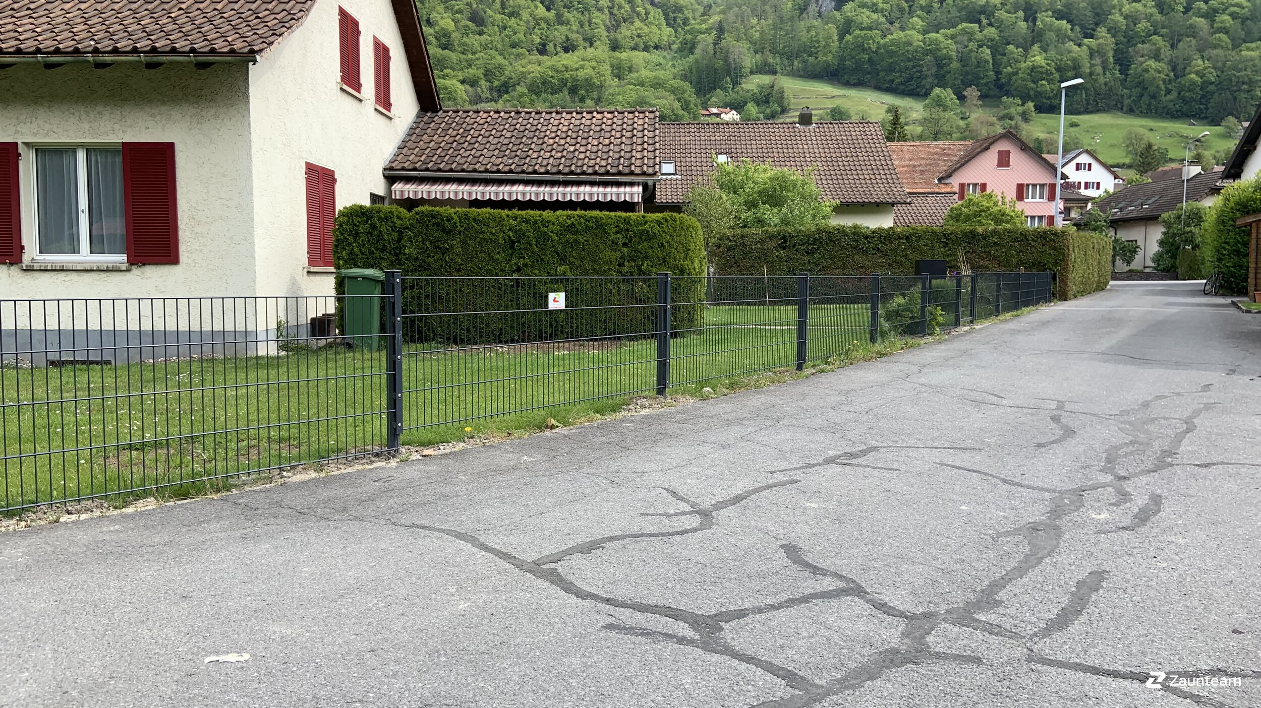 Doppelstabmattenzaun aus dem 2019 in 8888 Heiligkreuz Schweiz von Zaunteam Heidiland.