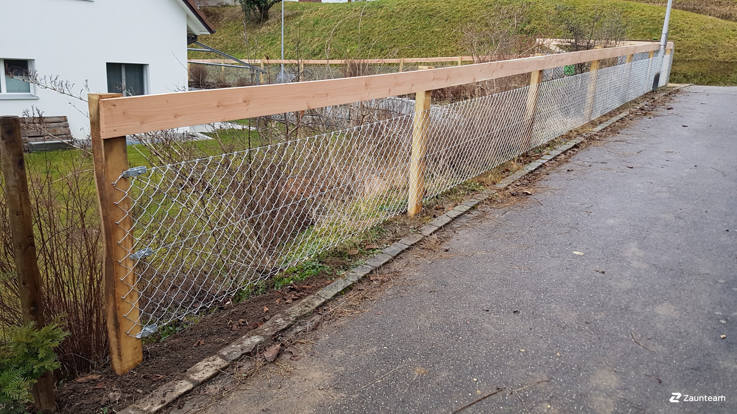 Maschendrahtzaun aus dem 2022 in 8165 Oberweningen Schweiz von Zaunteam Aargau AG.