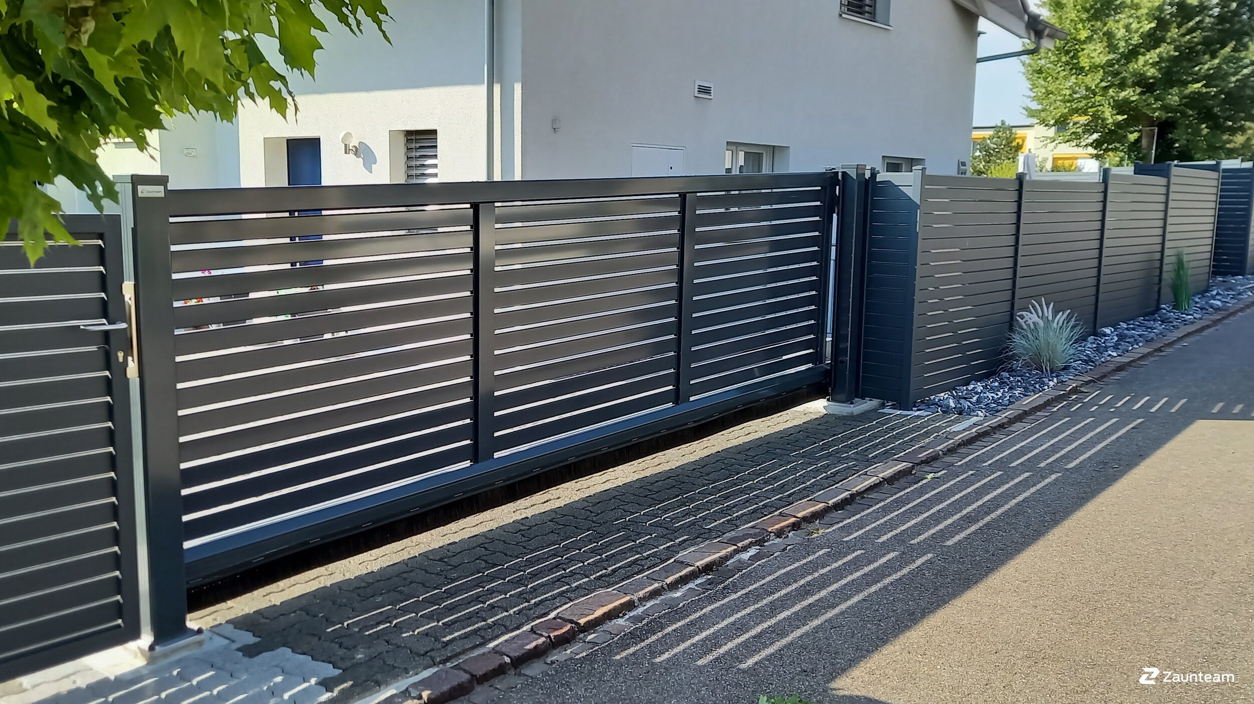 Automatische Tore aus dem 2022 in 5608 Stetten Schweiz von Zaunteam Aargau AG.