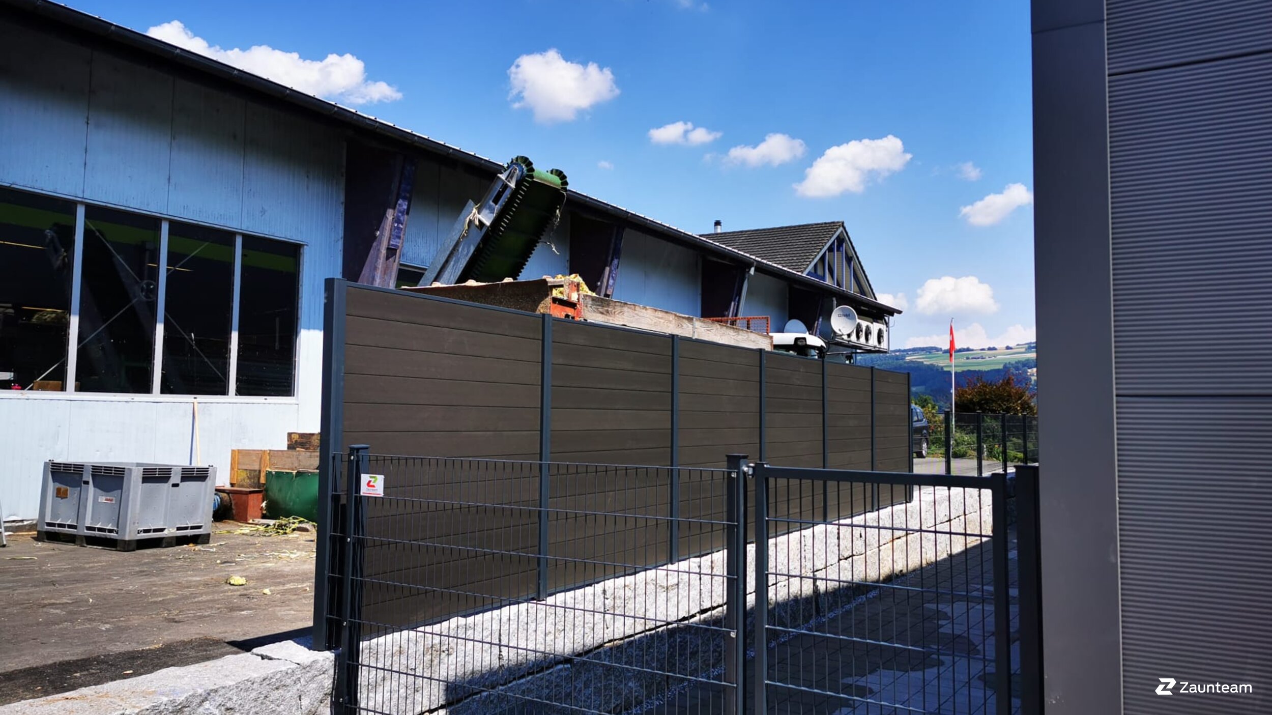 Pare-vue en WPC de 2020 à 5525 Fischbach-Göslikon Suisse de Zaunteam Aargau AG.