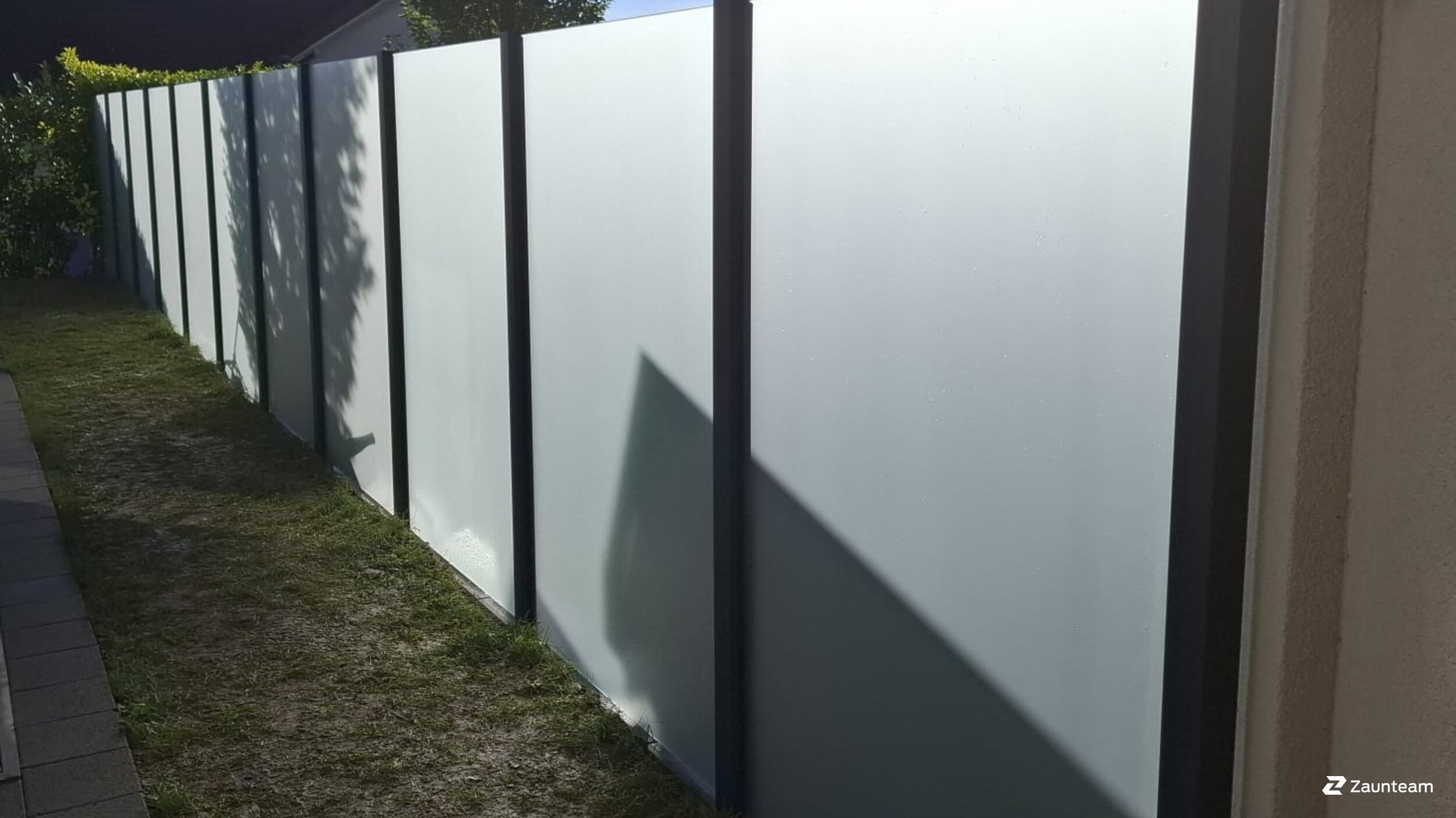 Glas Sichtschutz aus dem 2024 in 5105 Auenstein Schweiz von Zaunteam Aargau AG.