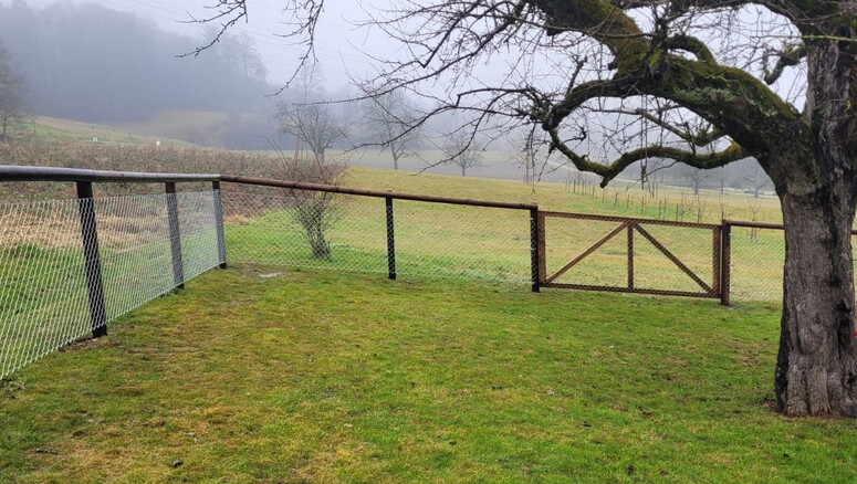 Halbrundlattenzaun aus dem 2025 in 5246 Scherz Schweiz von Zaunteam Aargau AG.
