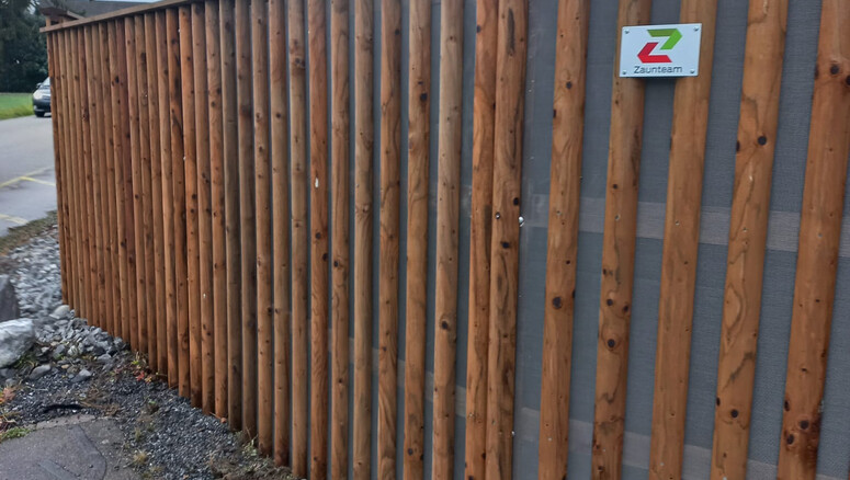 Pare-vue en WPC de 2025 à 5505 Brunegg Suisse de Zaunteam Aargau AG.