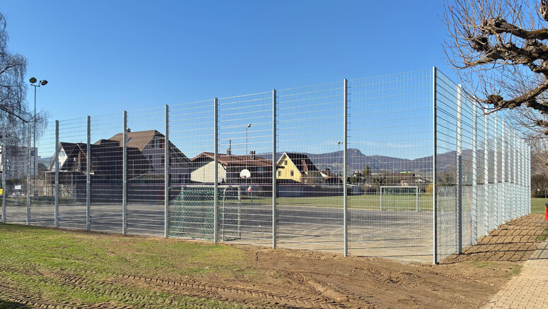 Clôture pare-ballon de 2026 à 5033 Buchs Suisse de Zaunteam Aargau AG.