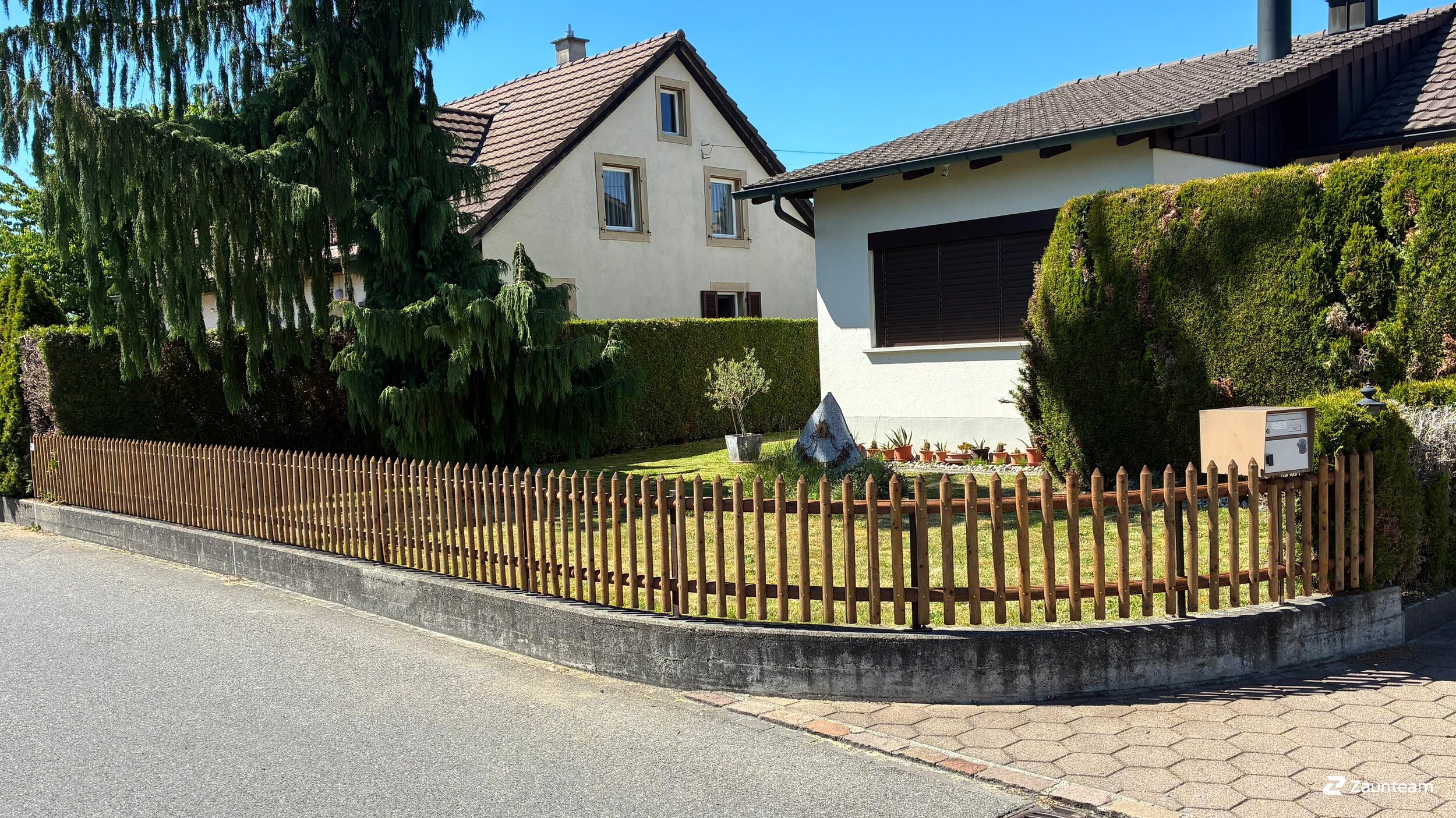 Palisadenzaun aus dem 2026 in 5502 Hunzenschwil Schweiz von Zaunteam Aargau AG.