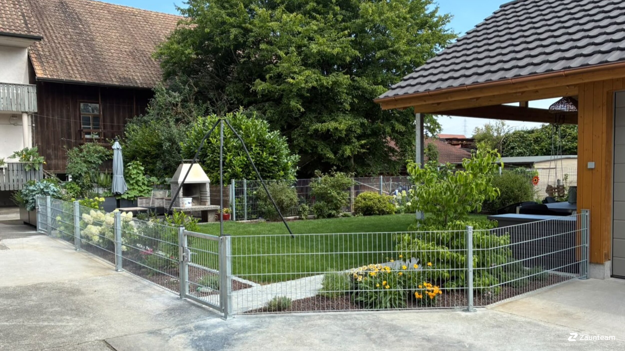Doppelstabmattenzaun aus dem 2026 in 5303 Würenlingen Schweiz von Zaunteam Aargau AG.