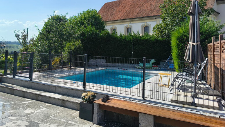 Clôture en panneau double fil de 2026 à 5614 Sarmenstorf Suisse de Zaunteam Aargau AG.