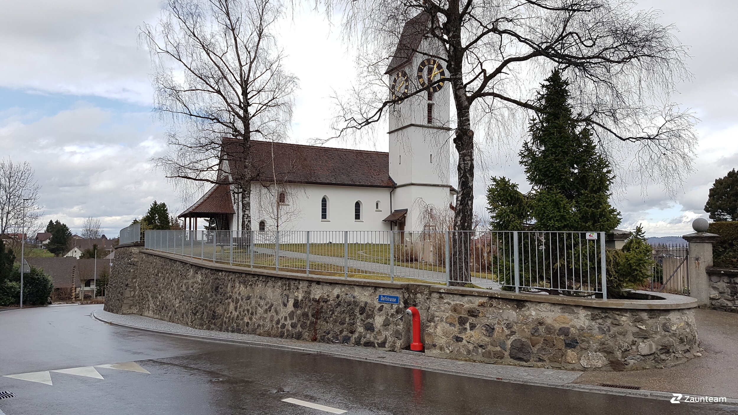 Geländer und Handläufe aus dem 2018 in 5725 Leutwil Schweiz von Zaunteam Aargau AG.