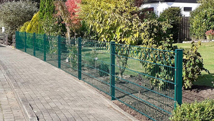 Clôture en grille double fil décorative de 2020 à 29389 Bad Bodenteich Allemagne de Zaunteam Südheide-Altmark.
